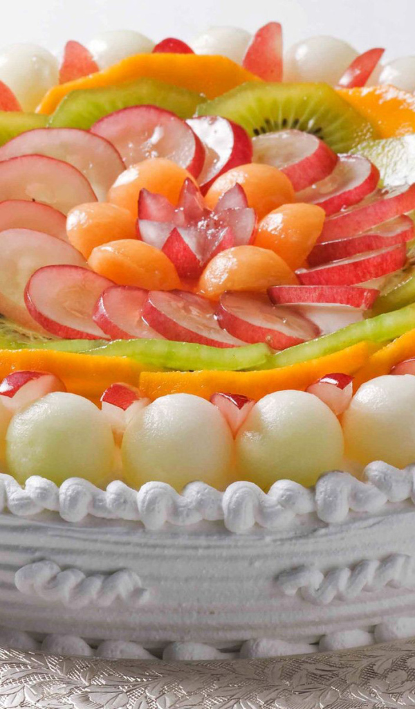 Воздушный торт с фруктами