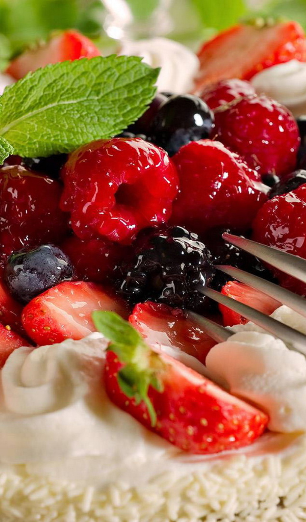 Торт с ягодами