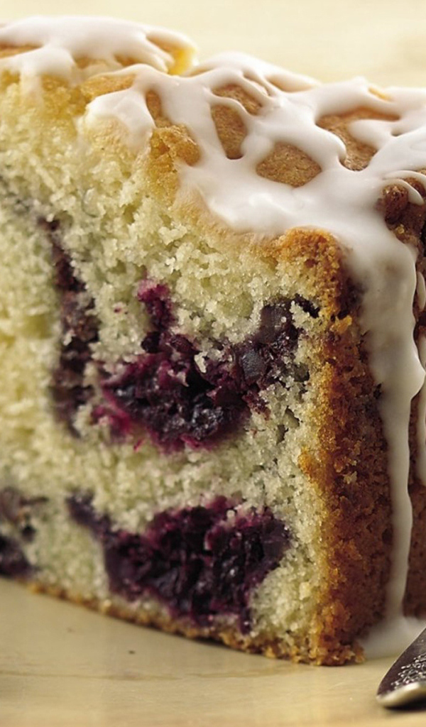 Кекс с ежевикой