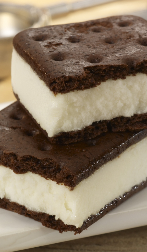 Мороженое с печеньем