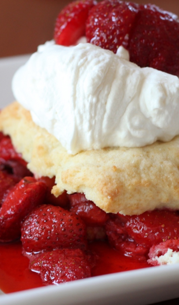 Клубничный десерт