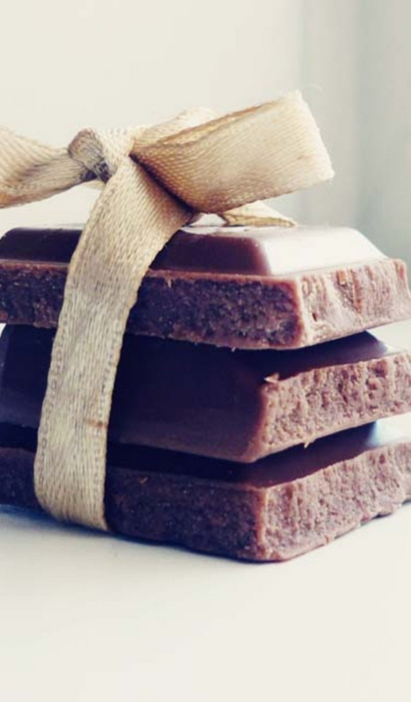 Три кусочка шоколада