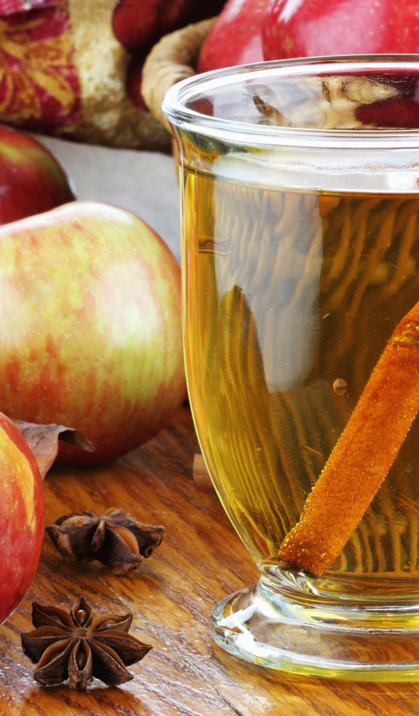 Яблочный сок с корицей