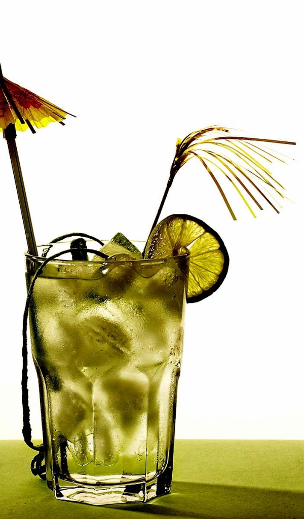Освежающий коктейль с лаймом