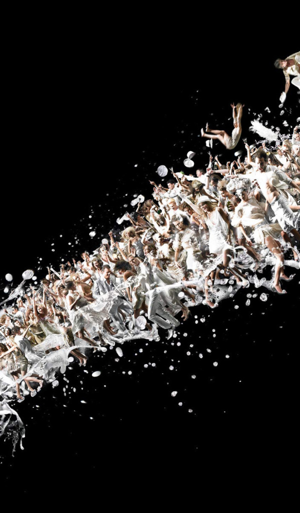 Люди в брызгах Мартини