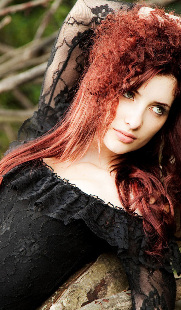 Рыжеволосая Сьюзан Кофи