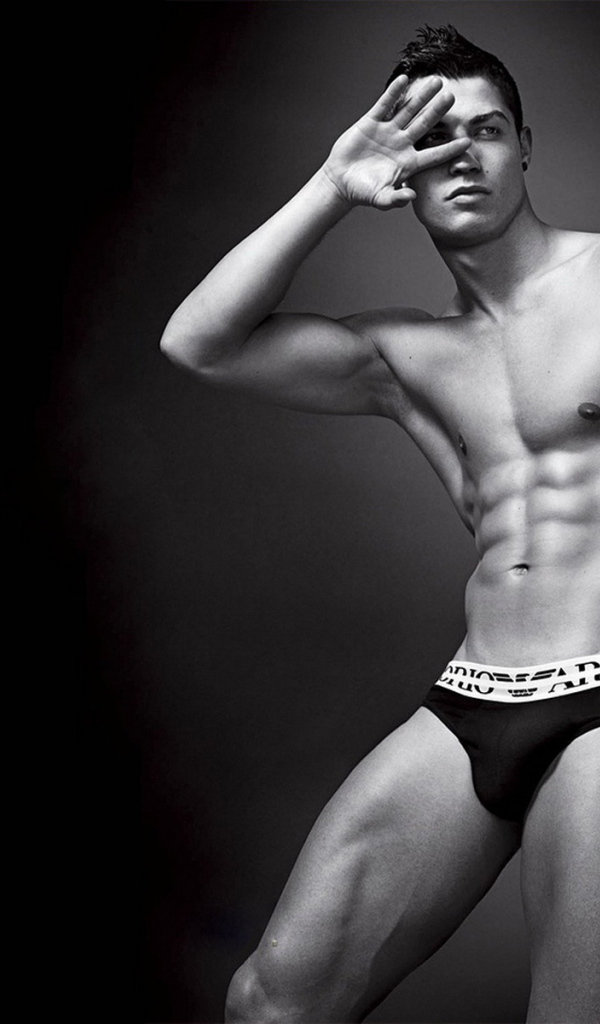 позирующий Криштиану Роналду (Cristiano Ronaldo)