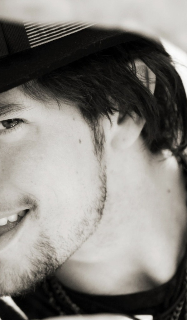 Jackson Rathbone и шляпа