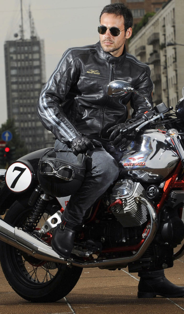 Moto Guzzi v7racer 2011