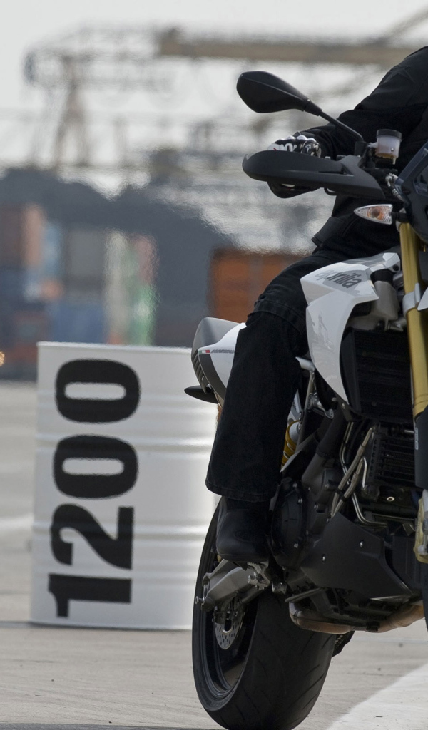 Aprilia Dorsoduro 1200