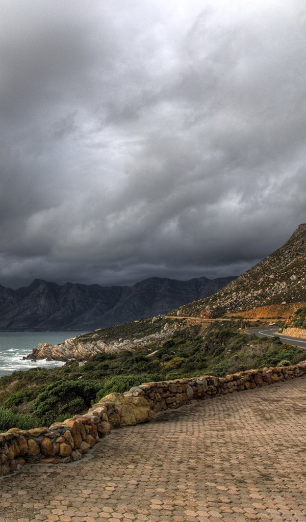 Горы и море