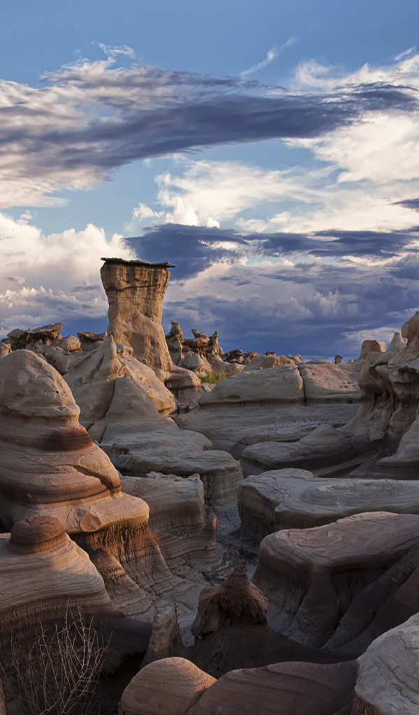 Слоеные скалы