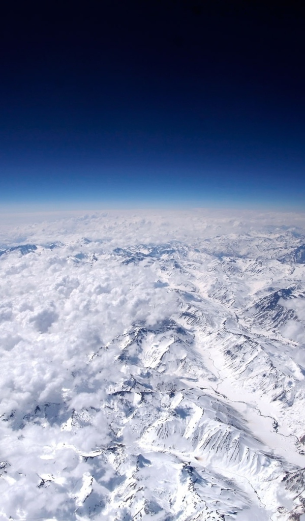 Вид сверху на горы