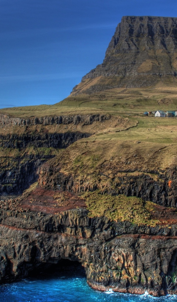 Деревня на вершине скалы
