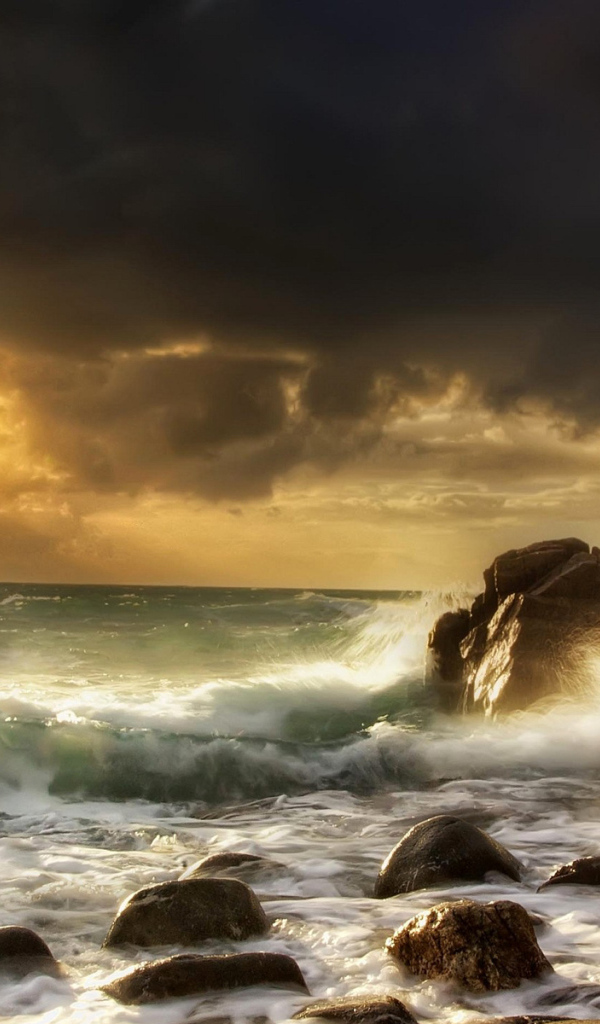 Неспокойное море