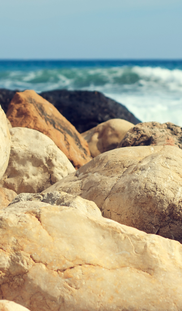 Прибрежные камни