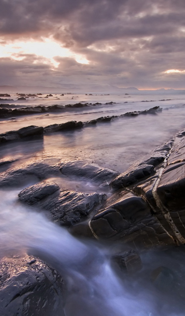 Прибрежные камни