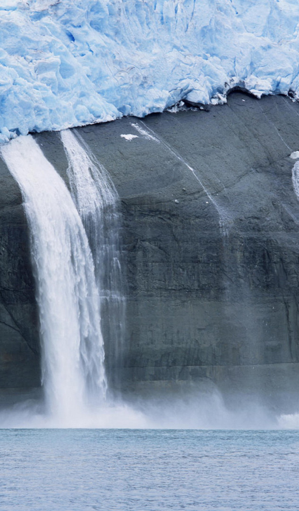 Ледник на скале