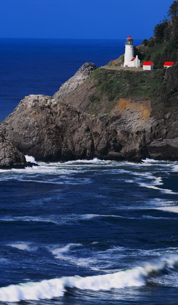 Маяк на склоне