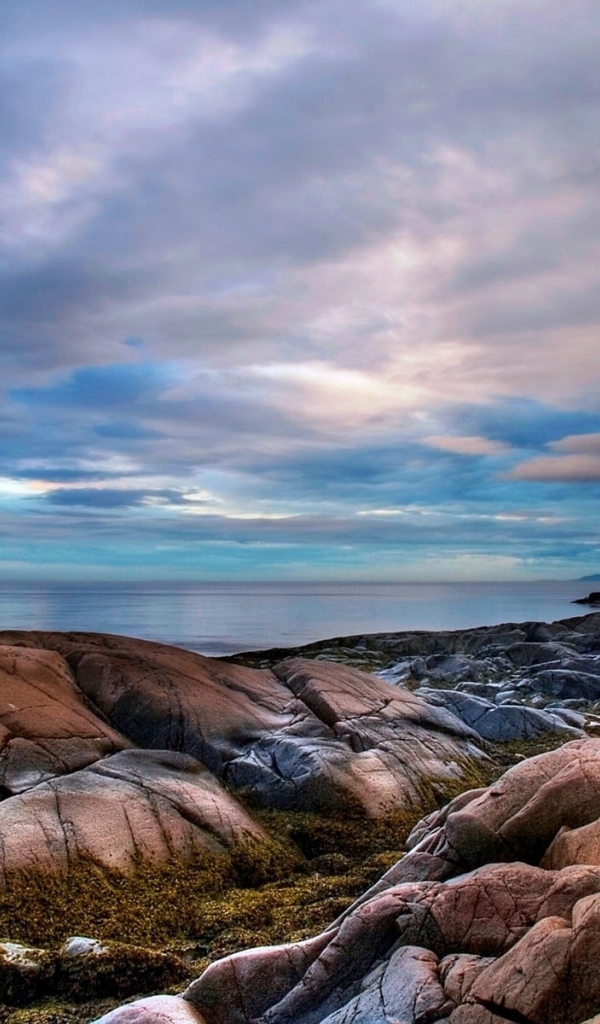 Каменистое побережье