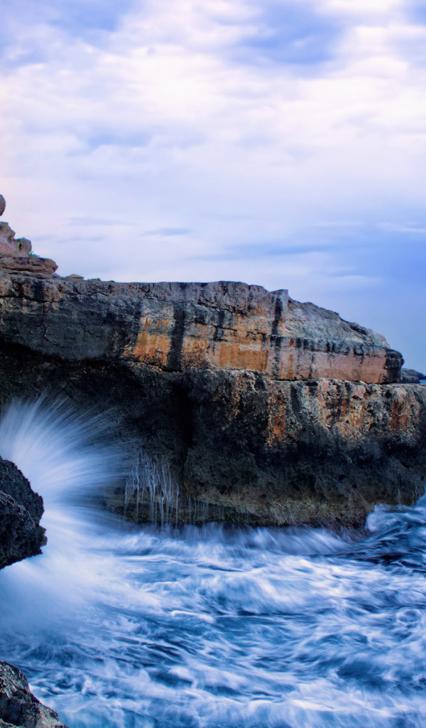 Каменный берег