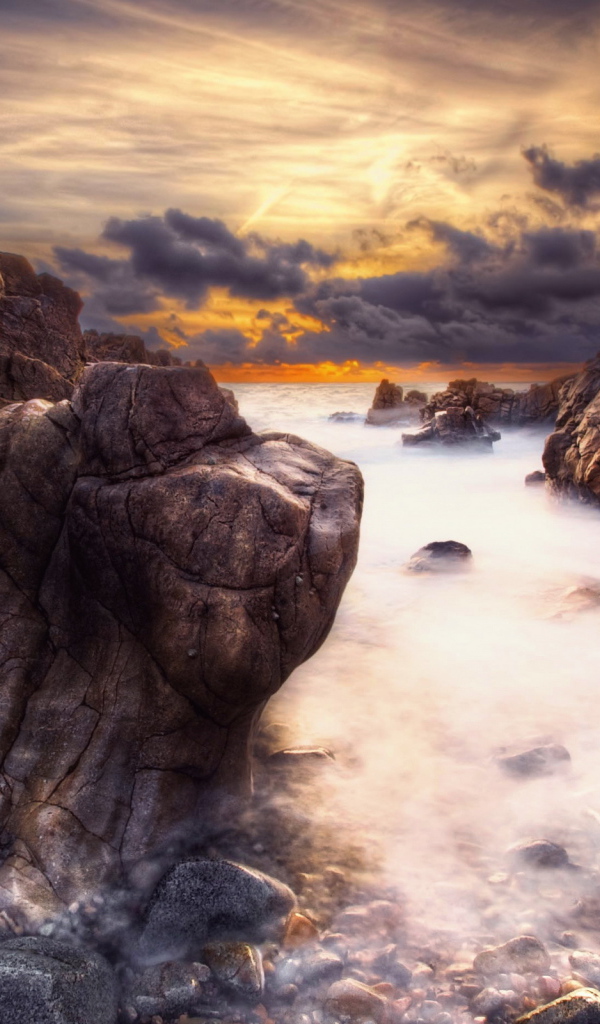 Каменный берег