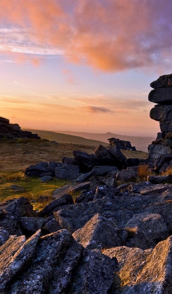 Камни на холмах