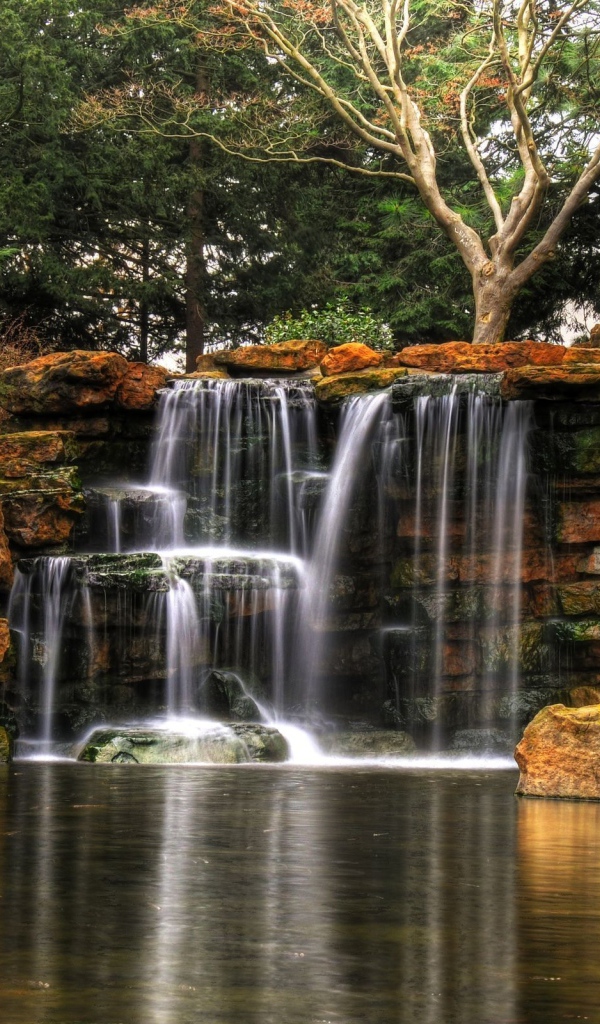 Ручей и камни