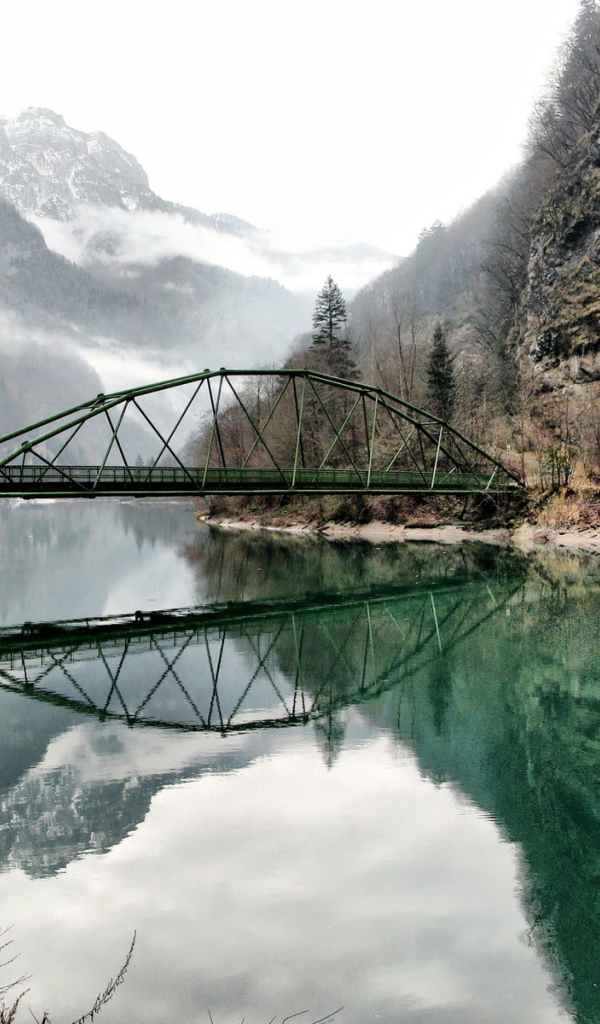 Зеленое озеро