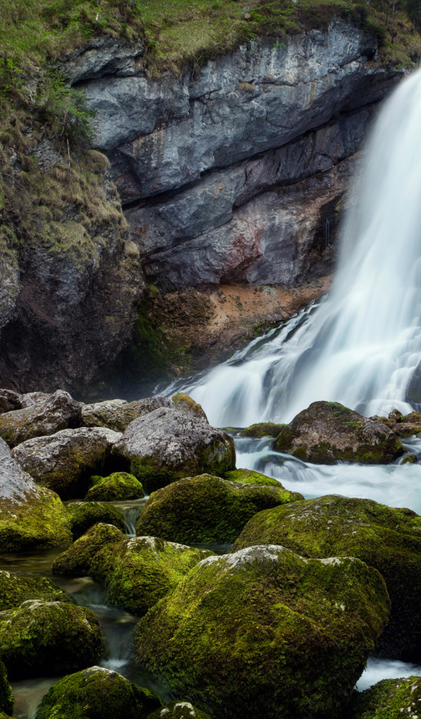 Маленький водопад