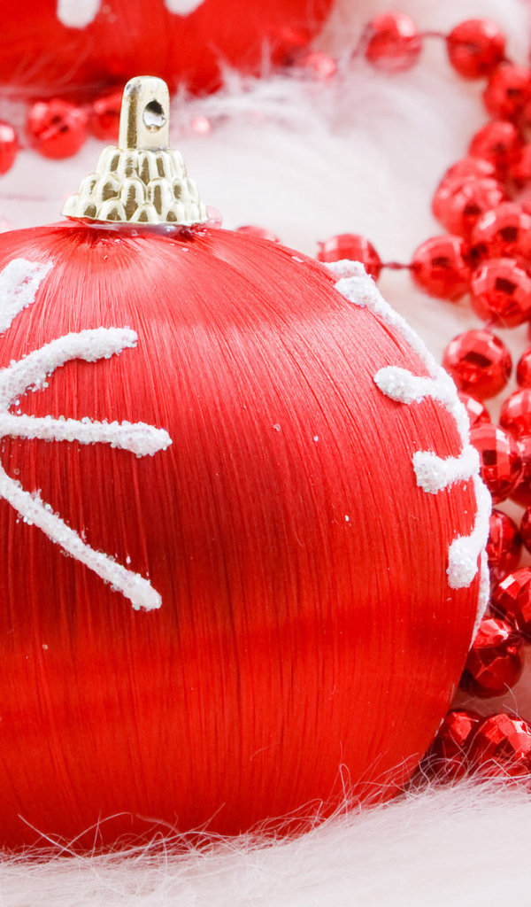 Праздничные игрушки