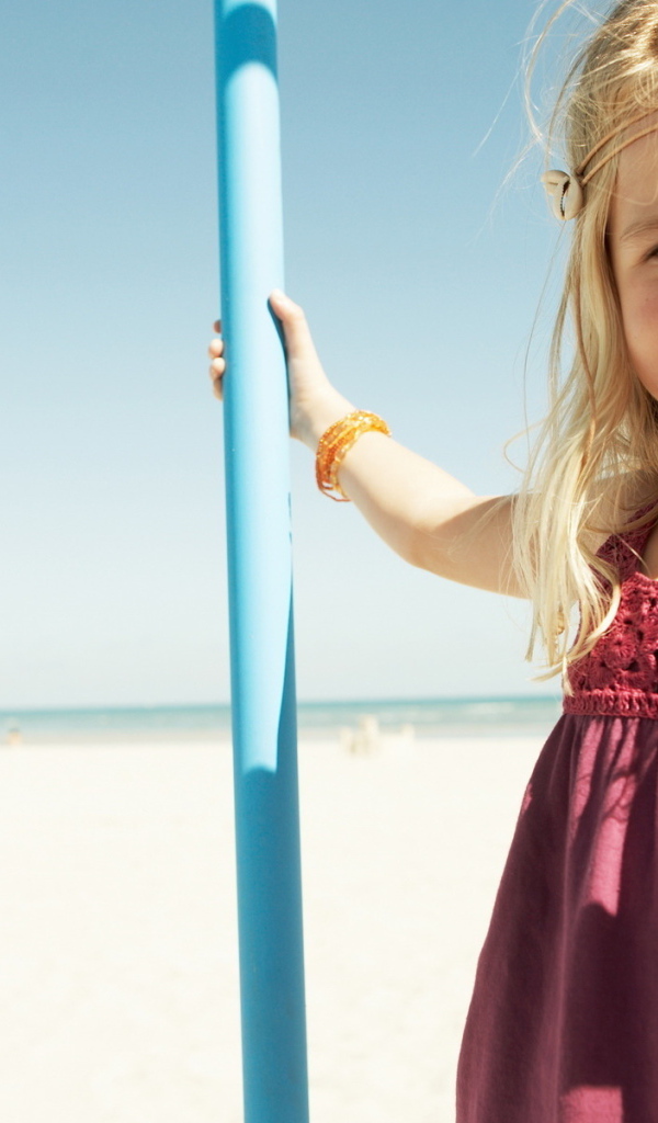 Девочка на пляже