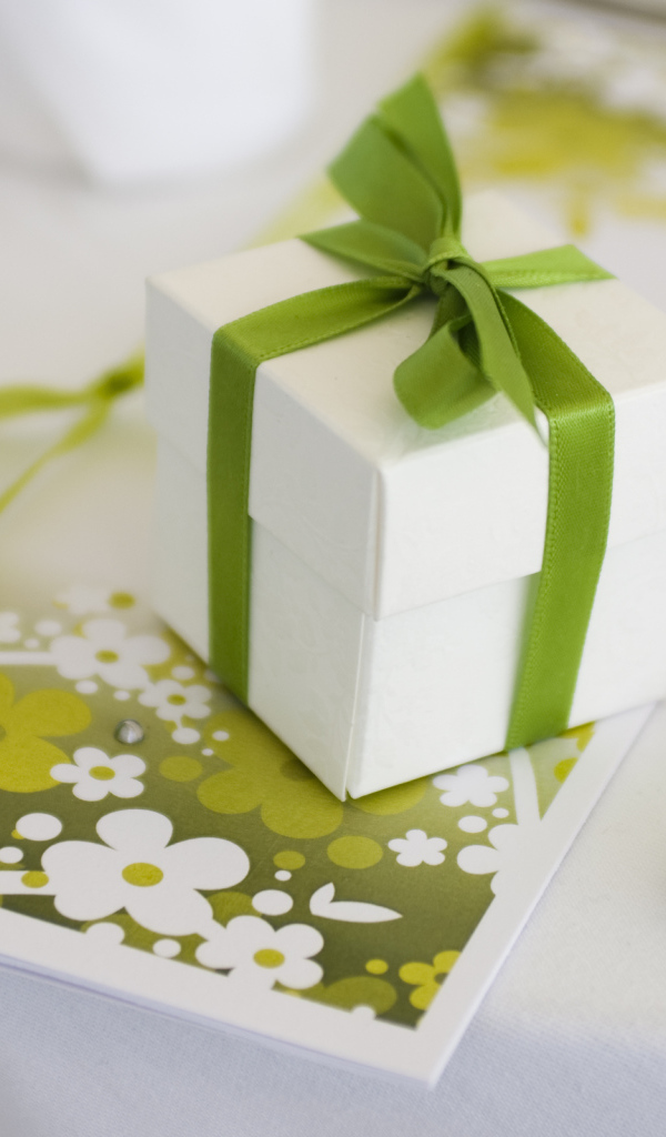 Весенний подарок