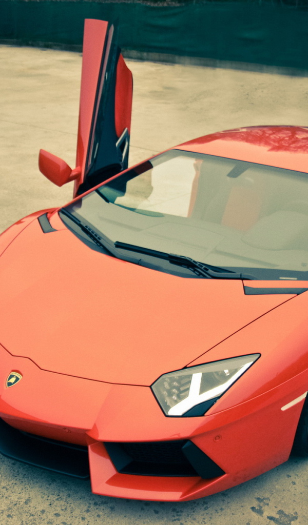 Lamborghini Aventador LP700-4