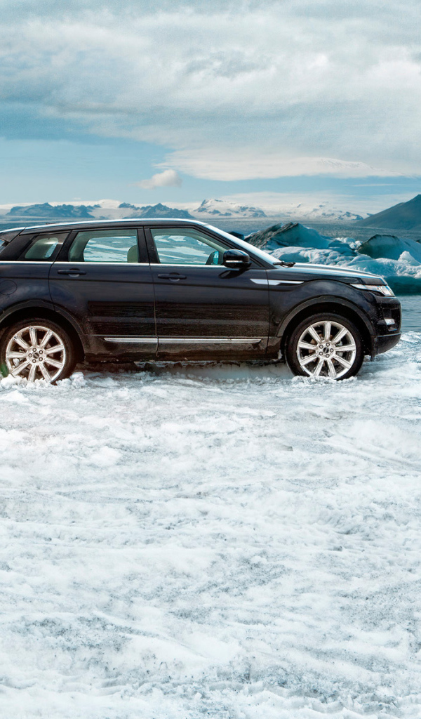 Land Rover Evoque на снегу