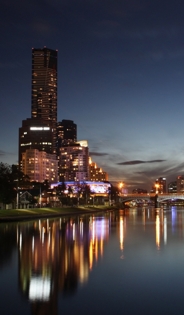 Ночное отражение города