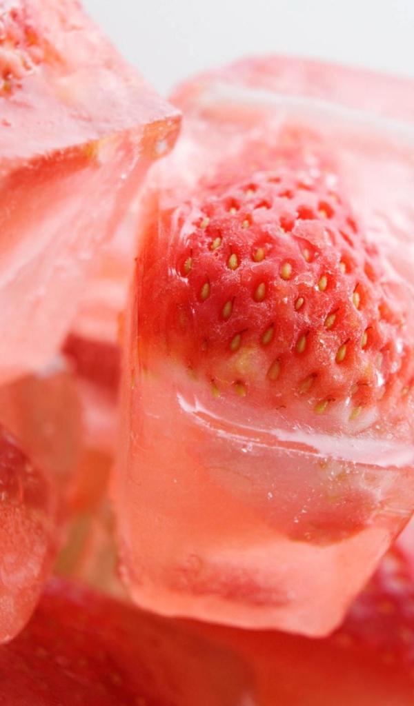 Клубника во льду