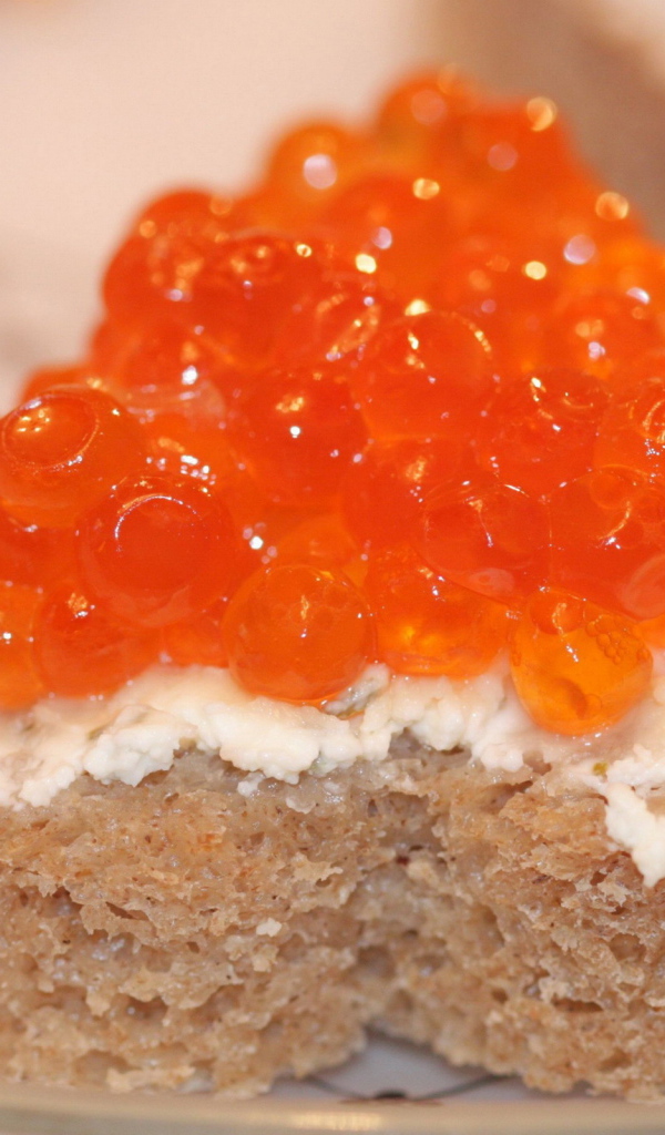 Бутерброд с икрой