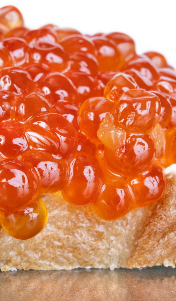 Бутерброд с красной икрой