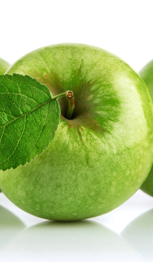 Сочные зеленые яблоки