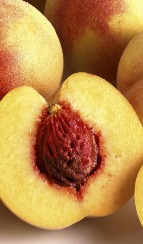 Сладкий персик