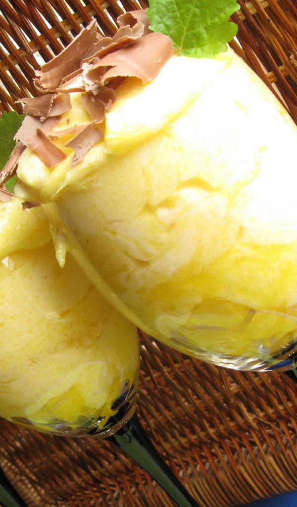 Мороженое с шоколадом