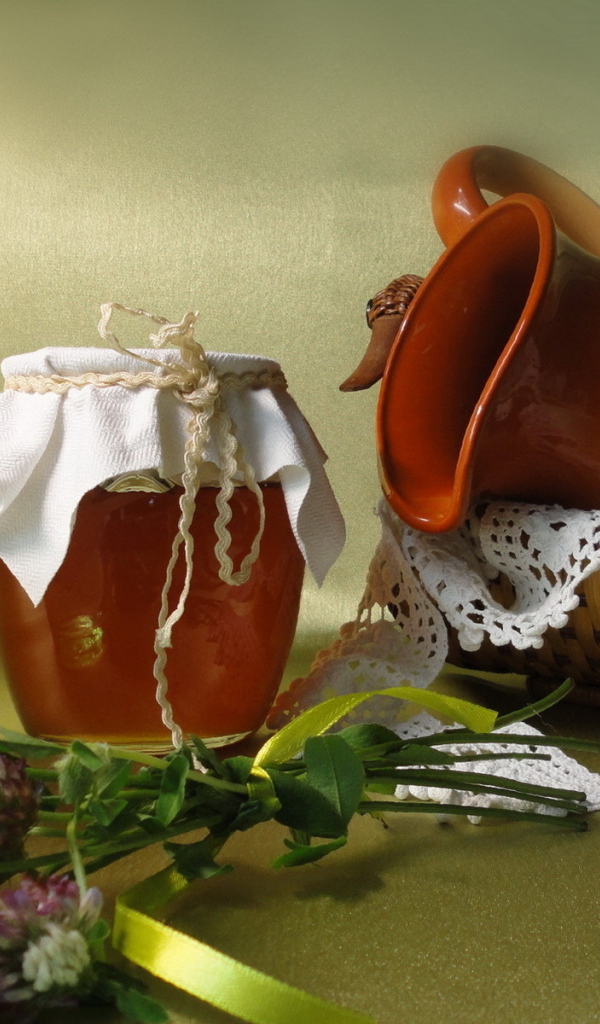 Медовый натюрморт