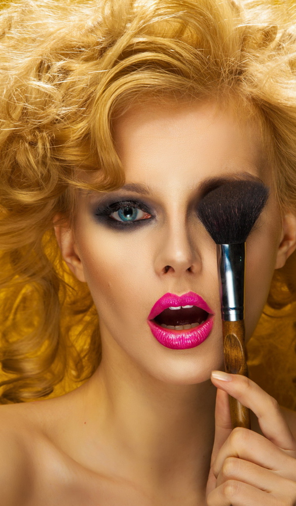 Красивая модель