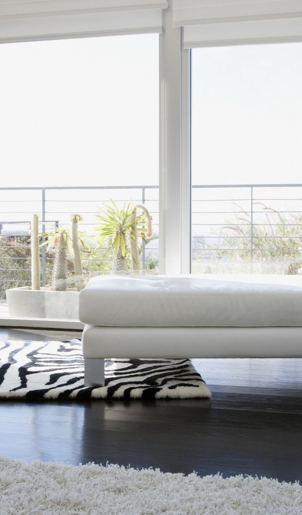 Белая спальная комната