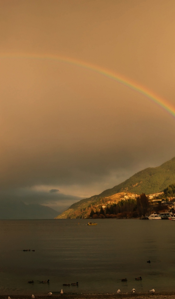 Радуга над озером