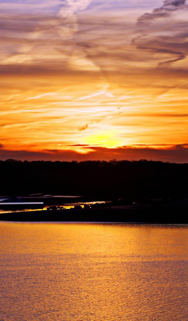 Озеро и закат