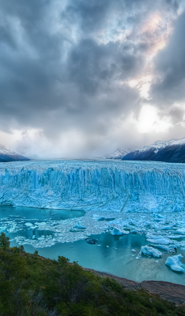 Ледник в горах