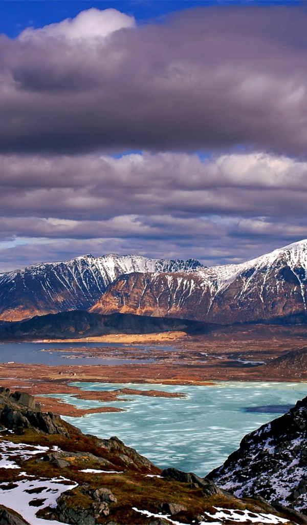 Горы на побережье