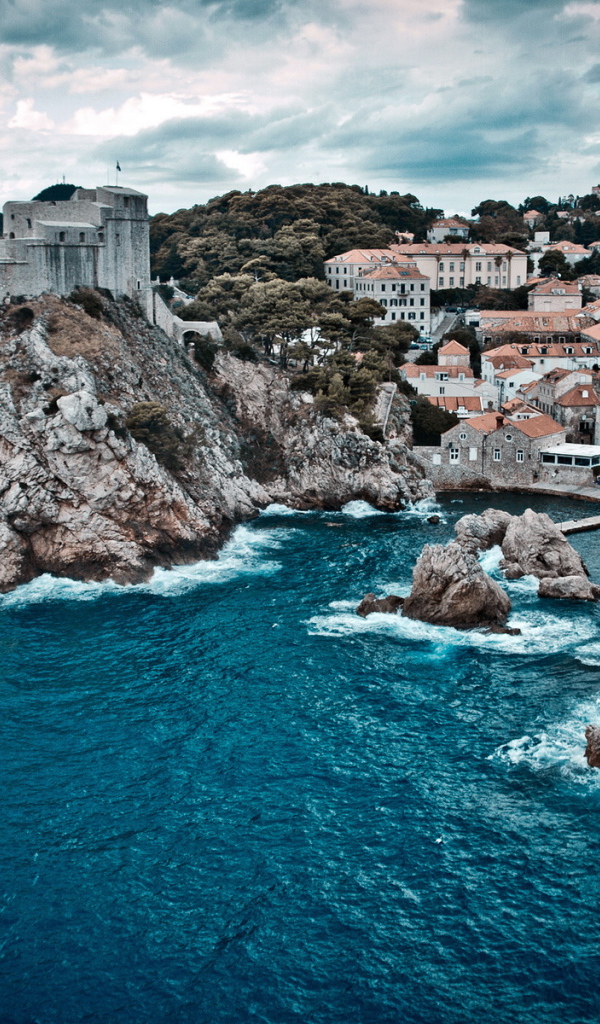 Город у моря